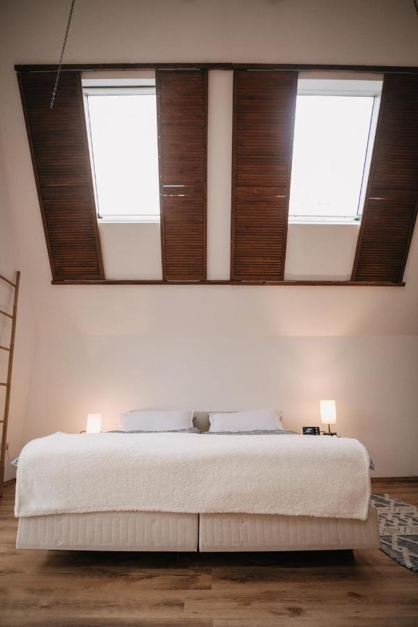 Eigenes Maisonettehaus In Idyllischer Lage Mit Balkon, Nahe Messe, 24H Self-Check In, Gratis Parken Schwabach Ngoại thất bức ảnh