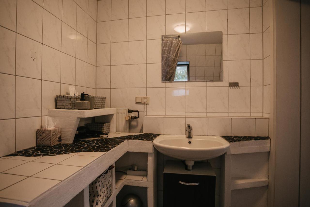Eigenes Maisonettehaus In Idyllischer Lage Mit Balkon, Nahe Messe, 24H Self-Check In, Gratis Parken Schwabach Ngoại thất bức ảnh