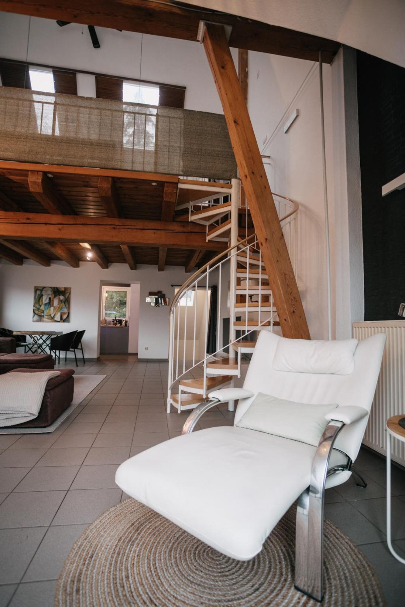 Eigenes Maisonettehaus In Idyllischer Lage Mit Balkon, Nahe Messe, 24H Self-Check In, Gratis Parken Schwabach Ngoại thất bức ảnh